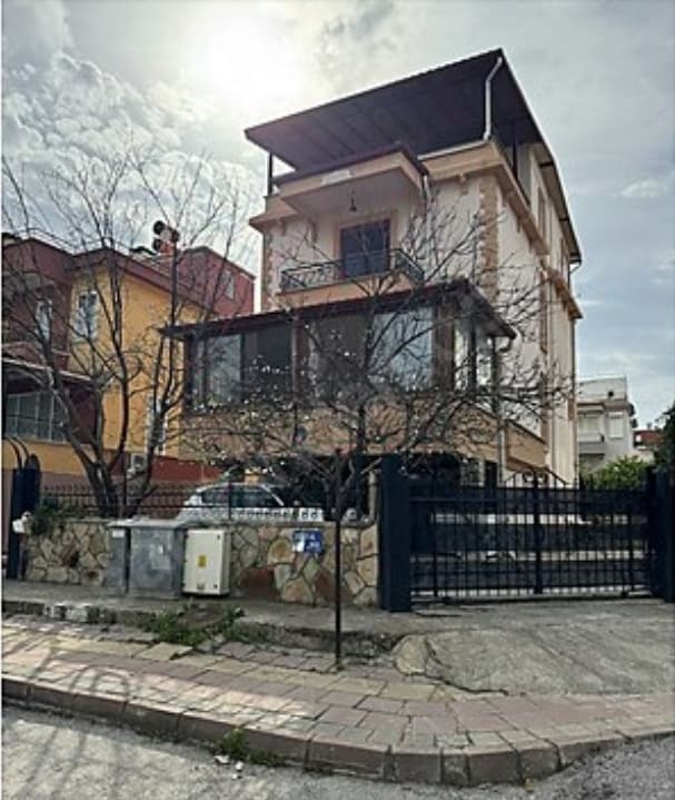 ANTALYA AKSU KARAÇALI MAHALLESİN DE SATILIK FOURLEX VİLLA