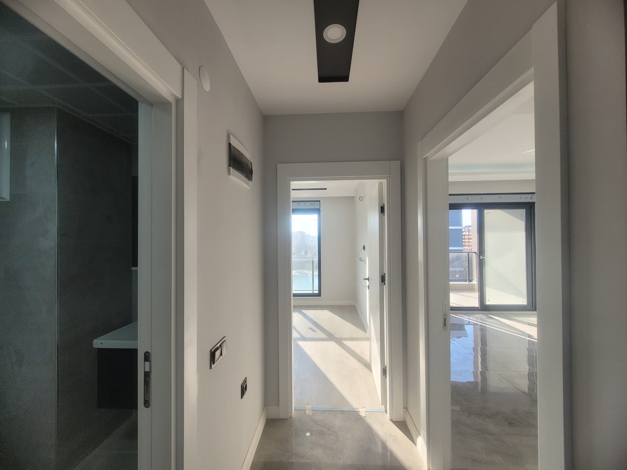 ANTALYA AKSU ALTINTAŞ'TA SATILIK, SİTE İÇİNDE HAVUZLU LÜKS 1+1 DAİRE