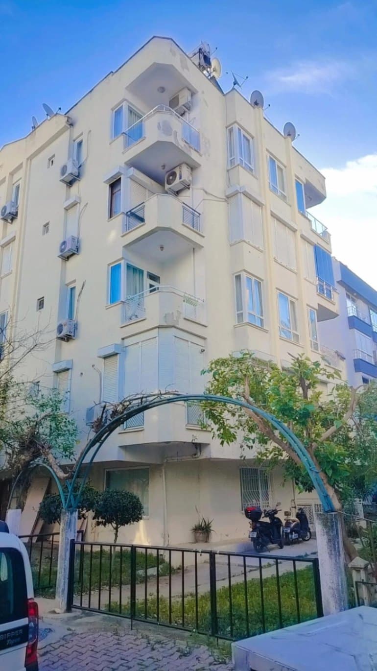 Antalya Konyaaltı liman Boğacayindan 3+1Daire Ara kaat Deniz 300 metre